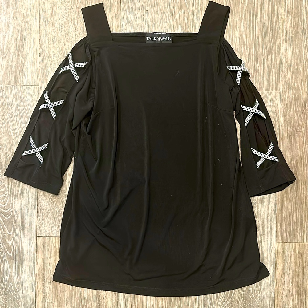 Talk of the Walk 3/4 Length Cold Shoulder Top - Size L
